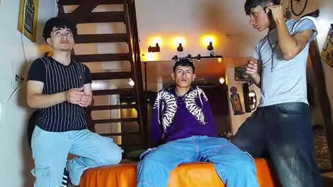 flyckers online show from November 1, 2025, 8:22 pm