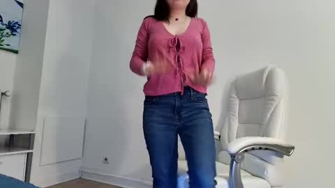 flymybutterfly online show from February 27, 2026, 5:57 pm