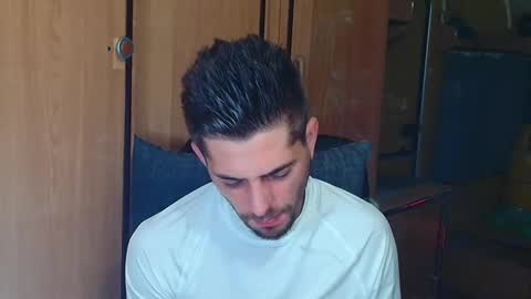 independent model online show from October 1, 2025, 5:19 pm