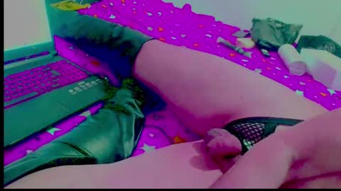 Snapshot of followmebaby_ chatting on April 15, 2026, 9:05 am cum now xxx online show from April 15, 2026, 9:05 am