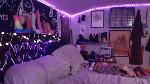 Snapshot of fondadix_ chatting on January 27, 2025, 7:56 am Fonda Dix online show from January 27, 2025, 7:56 am