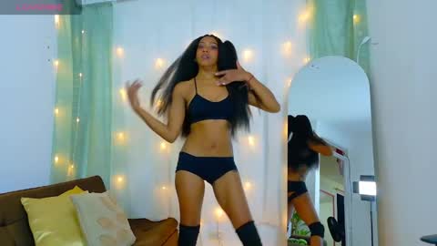 Snapshot of for_mycami chatting on April 21, 2026, 5:25 am for_mycami online show from April 21, 2026, 5:25 am