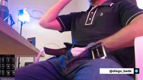 Snapshot of foreign_off chatting on October 6, 2025, 7:55 pm Foreign Off online show from October 6, 2025, 7:55 pm