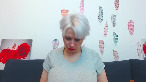 Snapshot of forever_barbie chatting on November 16, 2025, 11:43 pm Adana online show from November 16, 2025, 11:43 pm