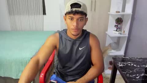 Snapshot of fox_evans chatting on October 21, 2025, 7:36 pm Fox online show from October 21, 2025, 7:36 pm