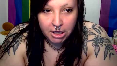 Snapshot of foxdarling96 chatting on October 14, 2025, 3:02 pm foxdarling96 online show from October 14, 2025, 3:02 pm