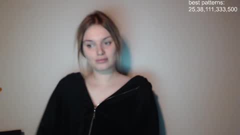 Snapshot of foxfrromearth chatting on February 24, 2025, 9:31 pm i am your baby Alien  online show from February 24, 2025, 9:31 pm