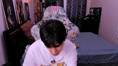 Snapshot of foxicfu chatting on April 30, 2026, 1:28 pm Foxicfu online show from April 30, 2026, 1:28 pm