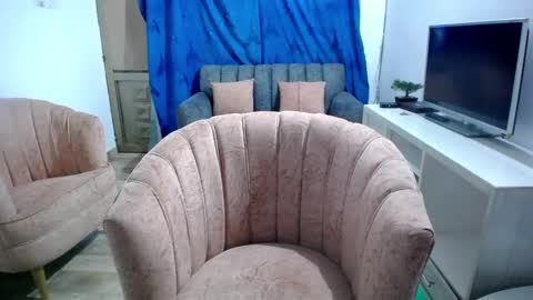 Snapshot of foxvalerin chatting on January 22, 2025, 1:10 am Valerin. online show from January 22, 2025, 1:10 am