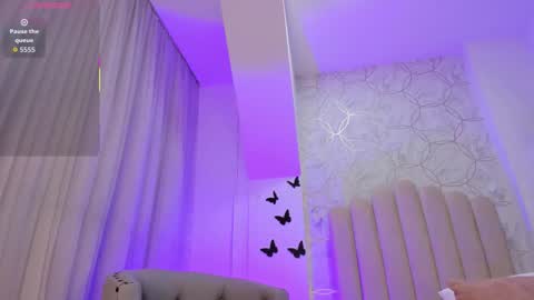 Foxy online show from November 27, 2025, 8:33 pm