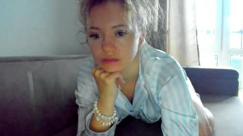 Foxy online show from May 19, 2026, 12:16 am