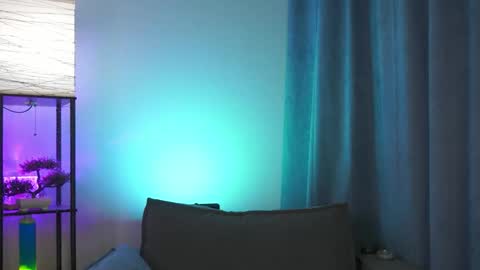 Eva online show from April 15, 2026, 7:21 pm