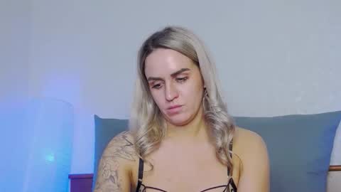 Foxy Kimmi online show from February 20, 2026, 6:26 am