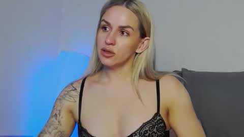 Snapshot of foxy_kimmi chatting on May 1, 2026, 6:29 am Foxy Kimmi online show from May 1, 2026, 6:29 am