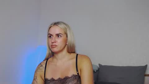 Snapshot of foxy_kimmi chatting on July 7, 2026, 6:05 am Foxy Kimmi online show from July 7, 2026, 6:05 am