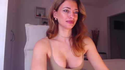 Adela - Single mom. 40 y online show from November 21, 2025, 7:40 am