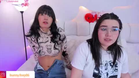 Snapshot of foxybuny chatting on March 4, 2026, 4:18 am FOXY AND BUNNY online show from March 4, 2026, 4:18 am