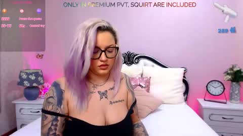 Clarisee online show from February 19, 2026, 9:22 pm