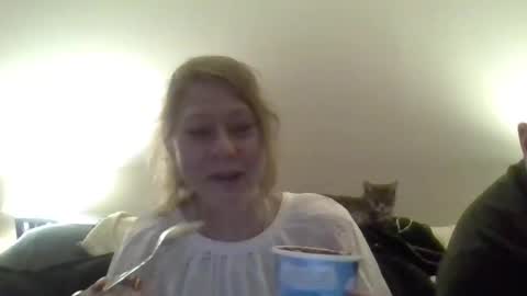 Snapshot of foxyfang chatting on March 11, 2025, 2:21 am foxyfang online show from March 11, 2025, 2:21 am