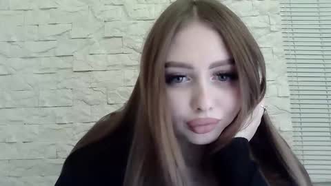 Snapshot of foxyflaree chatting on November 25, 2025, 3:23 pm Alice online show from November 25, 2025, 3:23 pm