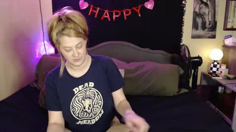 Snapshot of foxymalloryknoxy69 chatting on February 19, 2025, 7:39 am Mallory Koxx online show from February 19, 2025, 7:39 am
