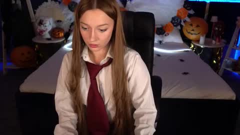 Maya online show from November 1, 2025, 9:28 pm