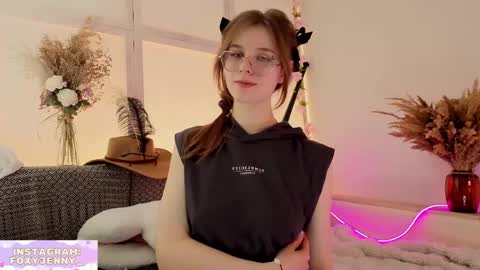 foxysecret_ online show from April 15, 2026, 6:26 pm