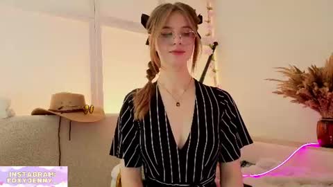 foxysecret_ online show from July 19, 2026, 7:17 pm