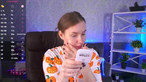 Kate online show from November 21, 2025, 2:54 am