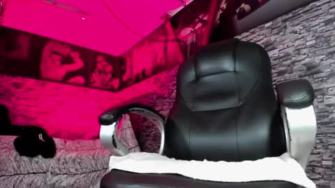 Fran online show from October 30, 2025, 3:52 am