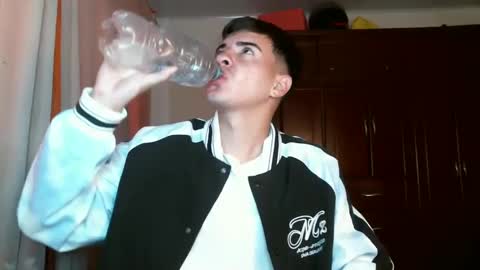 franccesco_699 online show from December 23, 2024, 4:17 pm