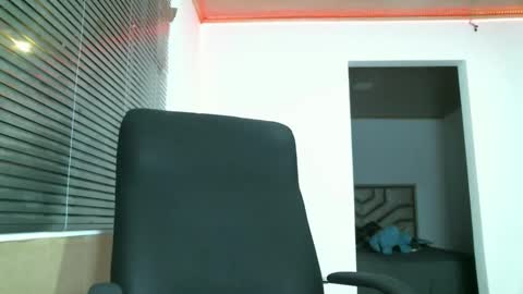 franccesco_699 online show from January 5, 2025, 12:09 am
