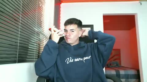 franccesco_699 online show from February 21, 2025, 7:21 pm