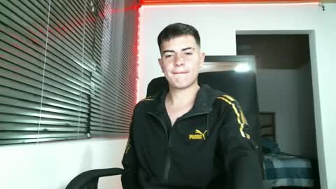 franccesco_699 online show from February 21, 2025, 11:10 pm