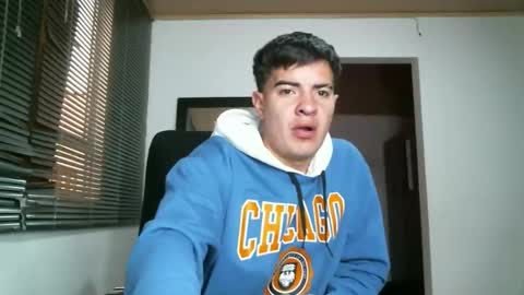 franccesco_699 online show from October 20, 2025, 9:48 pm