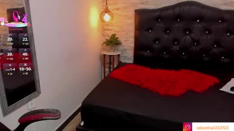          online show from October 21, 2025, 2:45 am