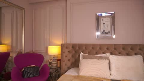 francescadante online show from June 19, 2026, 7:12 am