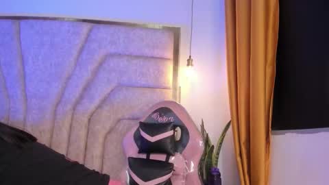 francheska121 online show from November 9, 2025, 1:31 pm