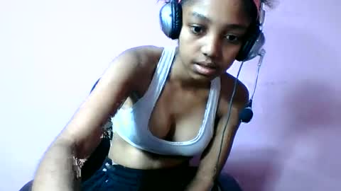 Snapshot of francia333068 chatting on June 13, 2026, 8:01 am francia333068 online show from June 13, 2026, 8:01 am