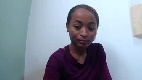 Snapshot of francine925426 chatting on June 19, 2026, 8:18 am francine925426 online show from June 19, 2026, 8:18 am