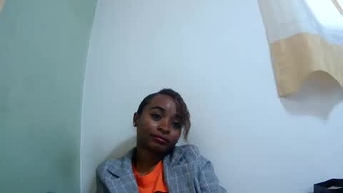 Snapshot of francine925426 chatting on July 8, 2026, 6:29 am francine925426 online show from July 8, 2026, 6:29 am