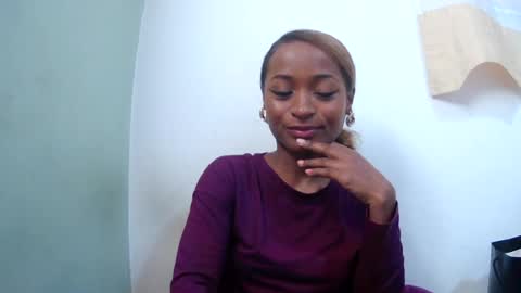 Snapshot of francine925426 chatting on July 13, 2026, 7:00 am francine925426 online show from July 13, 2026, 7:00 am