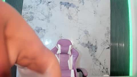 Laura online show from February 9, 2026, 7:29 pm