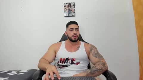 frank_foxx1 online show from November 5, 2025, 3:06 am