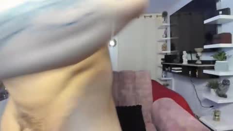 frank_foxx1 online show from April 7, 2026, 2:01 am