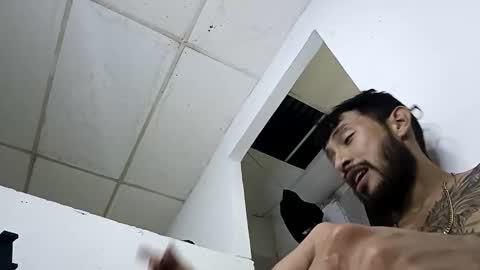 frankdanielsmolano online show from April 26, 2026, 2:53 am
