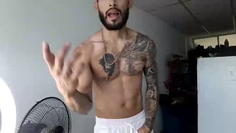 frankdanielsmolano online show from April 28, 2026, 6:24 pm