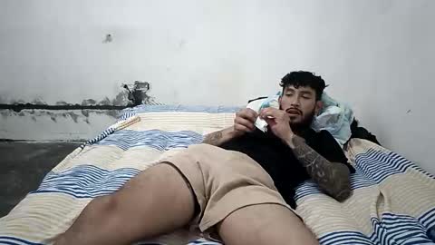 frankdanielsmolano online show from May 1, 2026, 2:38 am