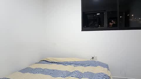 frankdanielsmolano online show from May 12, 2026, 2:41 am