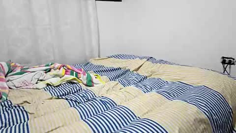 frankdanielsmolano online show from May 24, 2026, 5:23 am